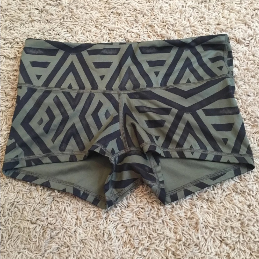Lululemon boogie shorts